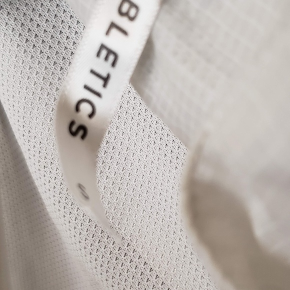 Fabletics windbreaker workout vest with mesh back - Picture 6 of 6